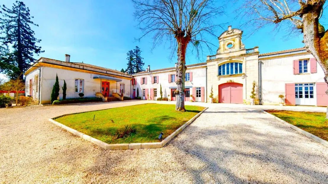 Chateau-for-sale-near-Marmande-in-France
