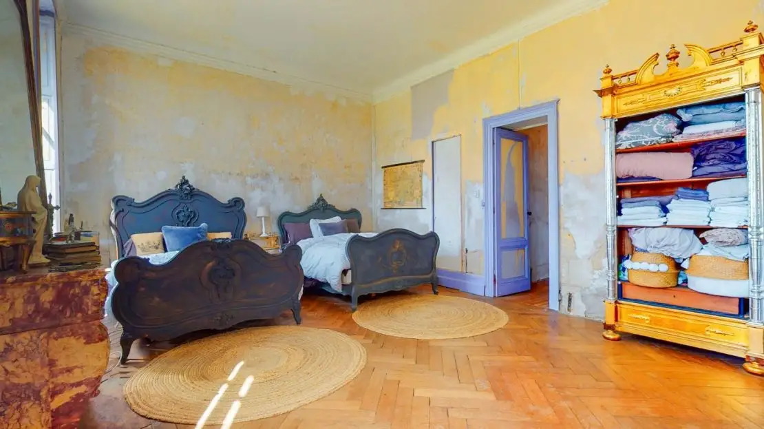 Chateau for sale left wing Bedroom 3