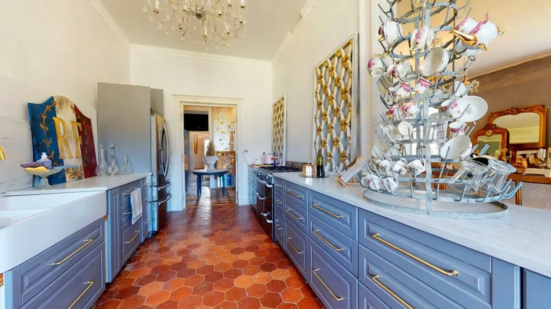 Chateau for sale left wing Kitchen