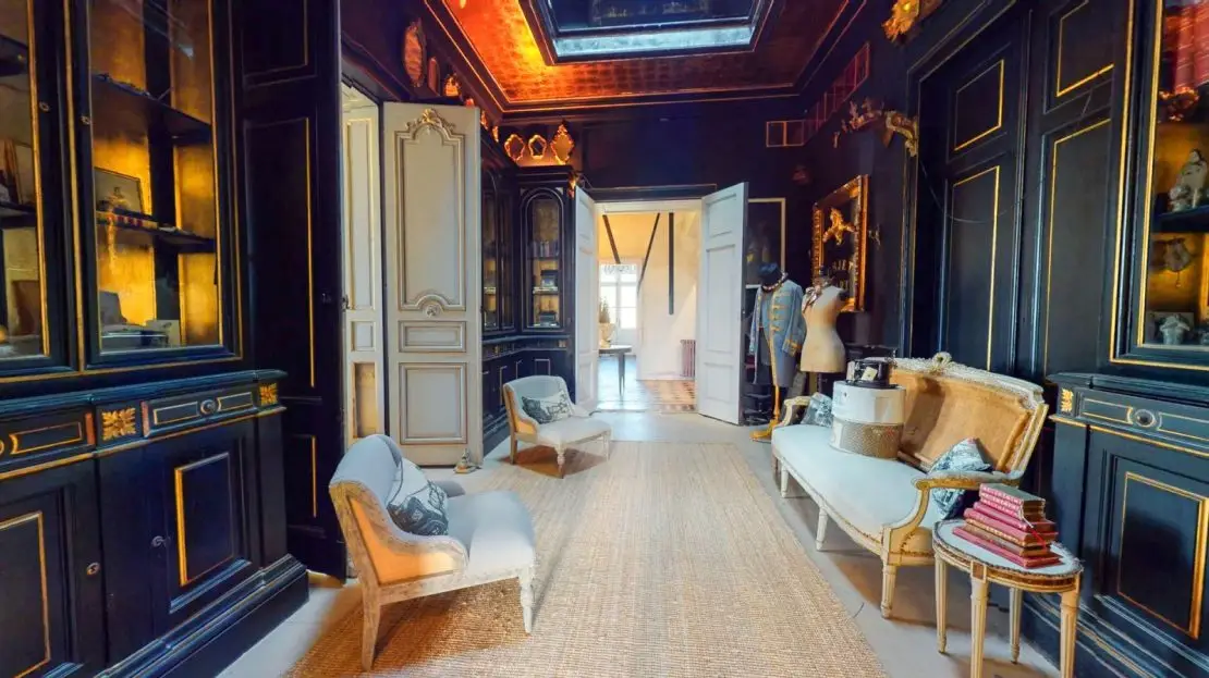 Chateau for sale Library