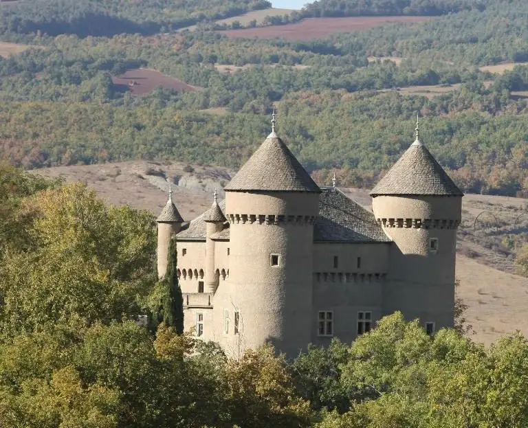Historic Chateau with Park and Outbuildings in Aveyron for sale