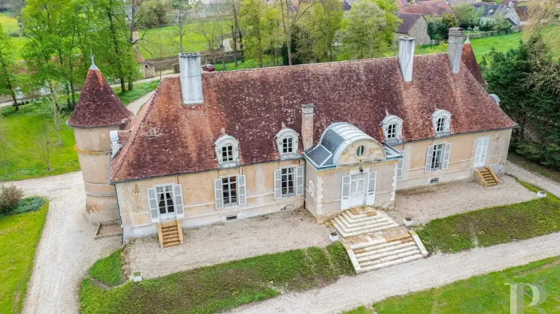 Noble Clamecy Castle for sale in France
