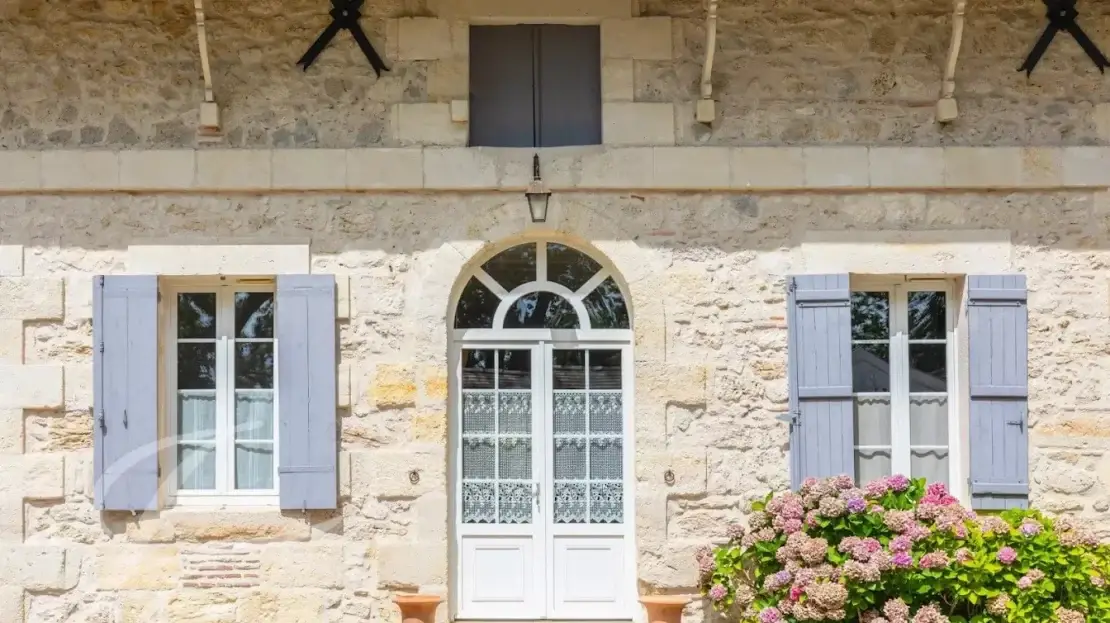 Chateau estate for sale in Bordeaux comprises of three main buildings
