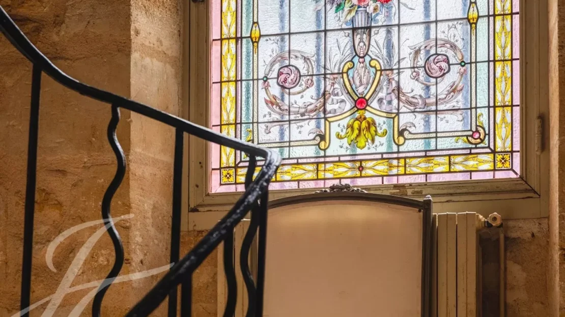 Chateau estate for sale in Bordeaux comprises of three main buildings