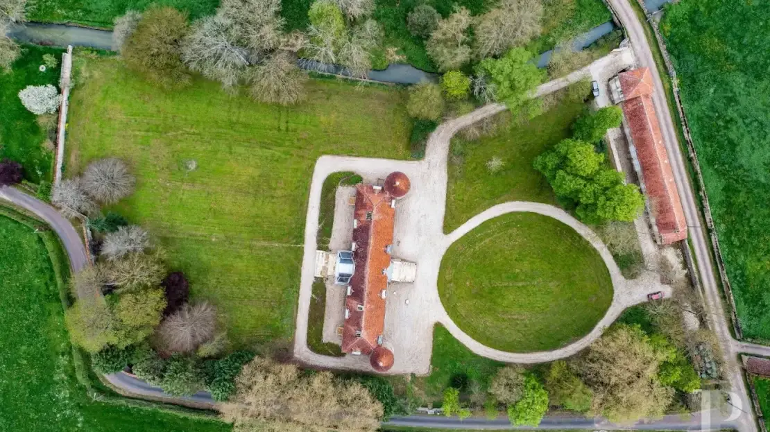 Noble Clamecy Castle for sale in France