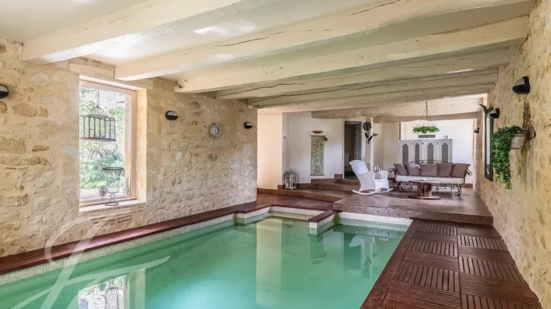 Chateau estate for sale in Bordeaux comprises of three main buildings