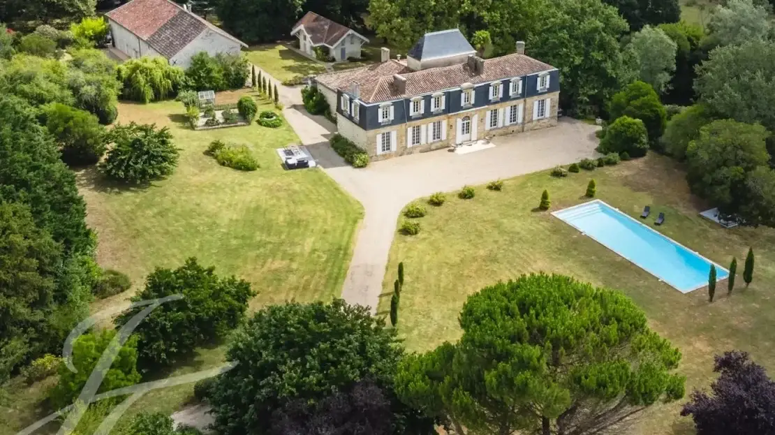Chateau estate for sale in Bordeaux comprises of three main buildings