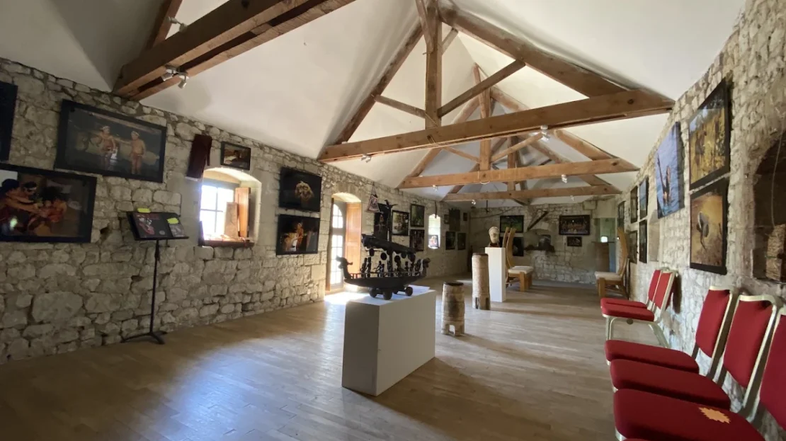 Distinguished Castle For Sale in Vienne Poitou Charantes France