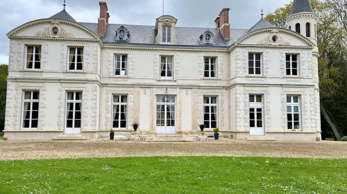 Time-honored Chateau for sale in Gironde Aquitaine france